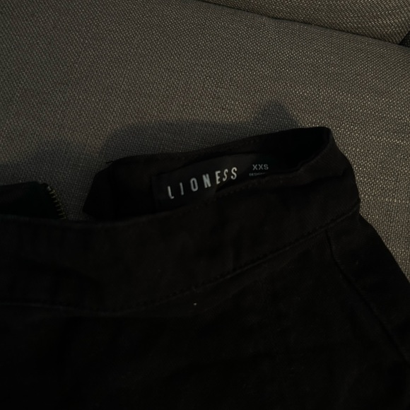 LIONESS BLACK MINI SKIRT PRINCESSPOLLY - Picture 3 of 3